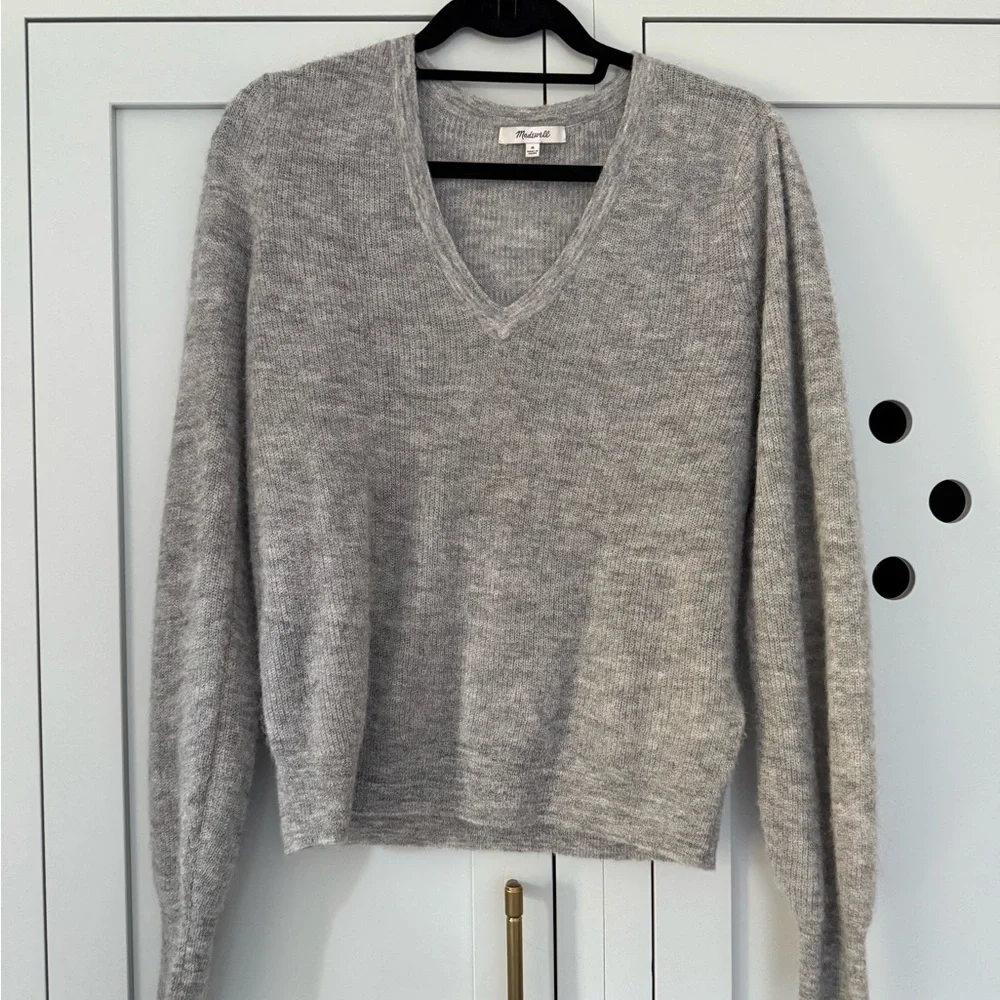 Madewell Alpaca Blend Deep V-Neck Gray Sweater sz medium - Picture 4 of 9